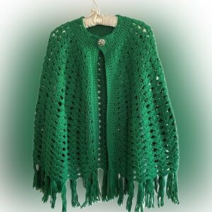 Vintage Hand Crochet Pancho Green with Vintage Pin